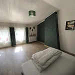 Domaine Du Marais Corps De Ferme Et Piscine * Saint-Sigismond (Vendee)