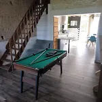 Dom wakacyjny Domaine Du Marais Corps De Ferme Et Piscine