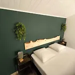 Dom wakacyjny Domaine Du Marais Corps De Ferme Et Piscine *