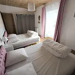 Dom wakacyjny Domaine Du Marais Corps De Ferme Et Piscine *