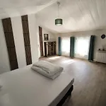 Domaine Du Marais Corps De Ferme Et Piscine Dom wakacyjny *