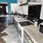 Dom wakacyjny Domaine Du Marais Corps De Ferme Et Piscine