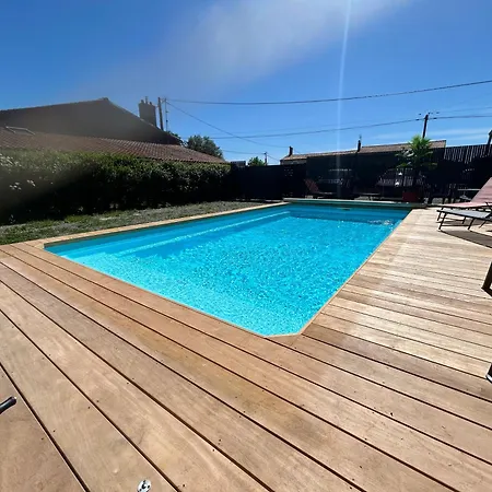 Domaine Du Marais Corps De Ferme Et Piscine * Saint-Sigismond (Vendee)
